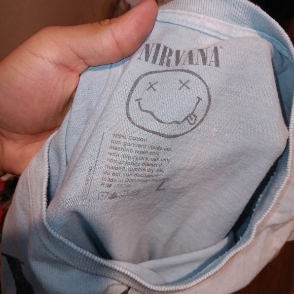 Nirvana Graphic T-Shirt in Light Blue and Pink Live 93 Unisex - Picture 4 of 4